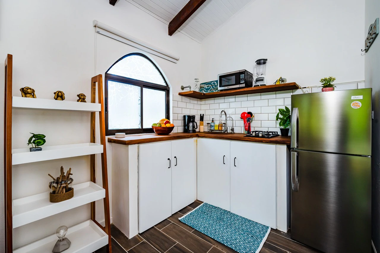 Casa Papaya Villaggio II, 431B: Renovated One-Bedroom Condo Steps from 7 Beaches - Gallery image 7