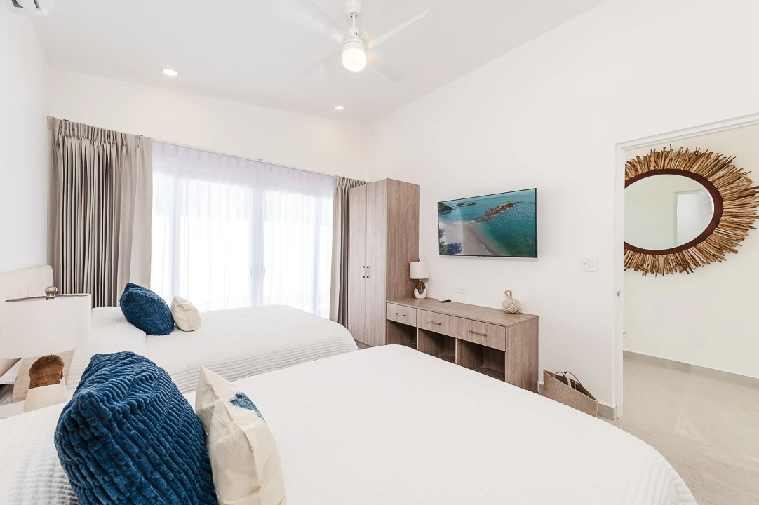 The Enclave: Ultra-Modern 3 Bedroom Villa Located Minutes From the Beach! - Gallery image 12