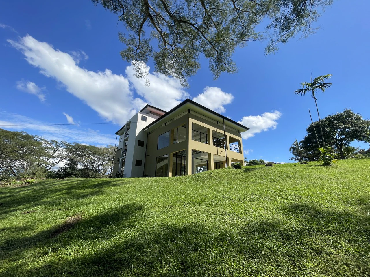 La Garia 3 floors modern: Magnificent Luxury Estate with Gardens in La Garita, Alajuela - Gallery image 19