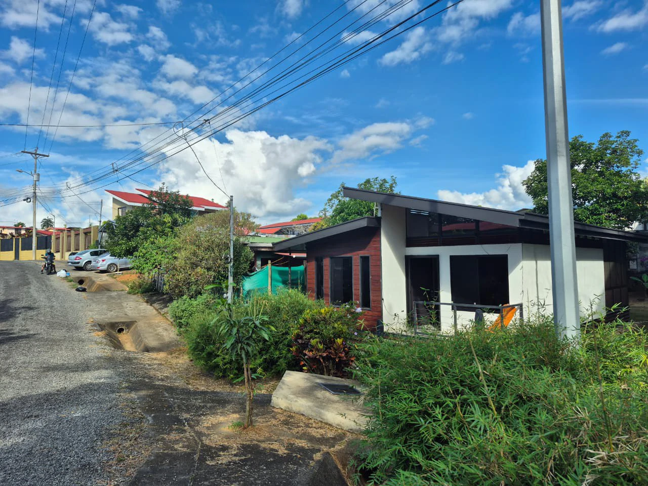 House For Sale in Pedregoso - Gallery image 3