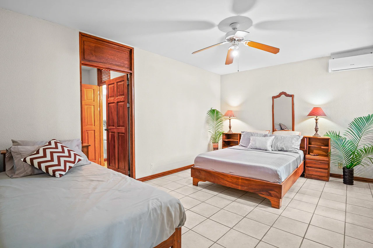 Las Brisas #6: Beachfront Condo With Perfect Ocean Views - Gallery image 12