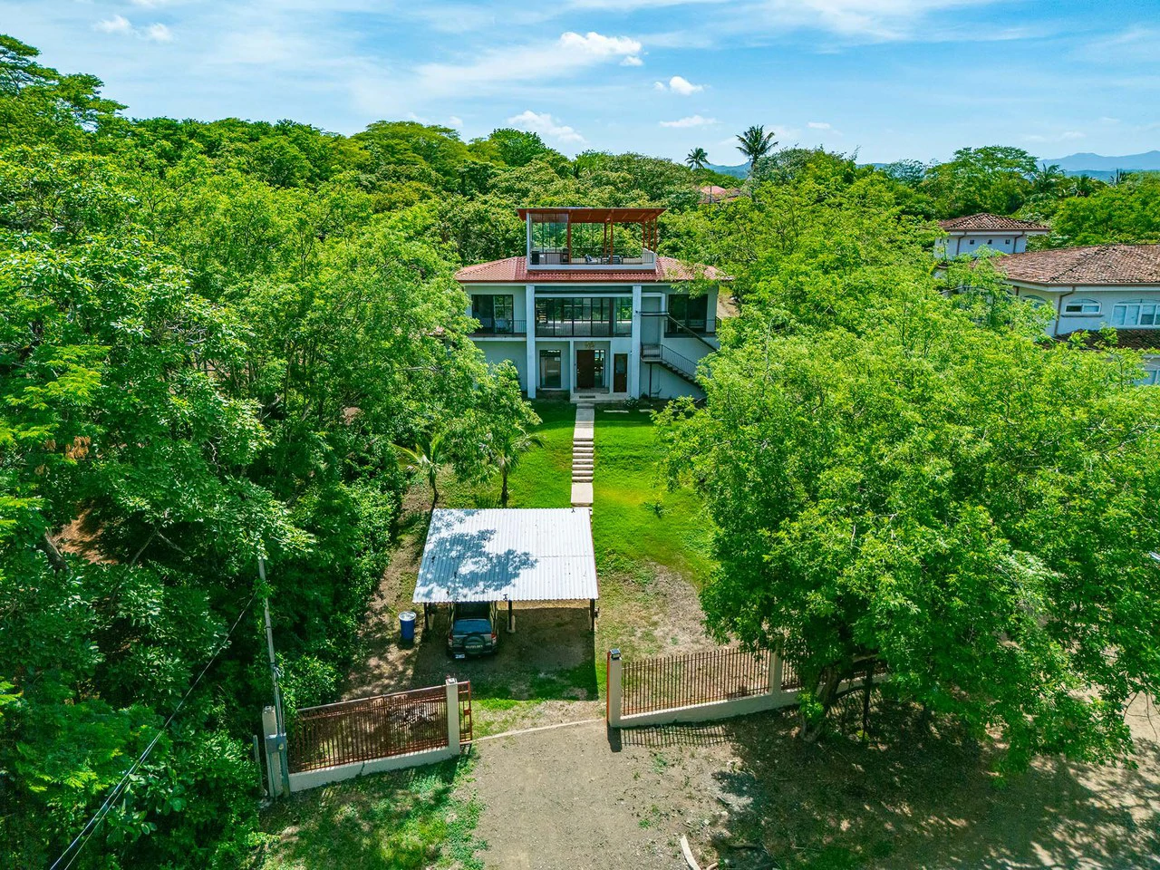 Casa Tuga: 4BR Ocean View Home with Pool, Steps from the Beach - photo 7
