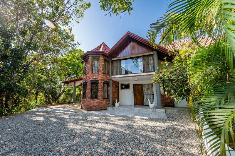 FINCA GABRIELA: Exceptional Opportunity- 9 Hectares (22.5 Acres) of Development Potential with Ocean View Home – Just 3 Minutes from Samara - Gallery image 11