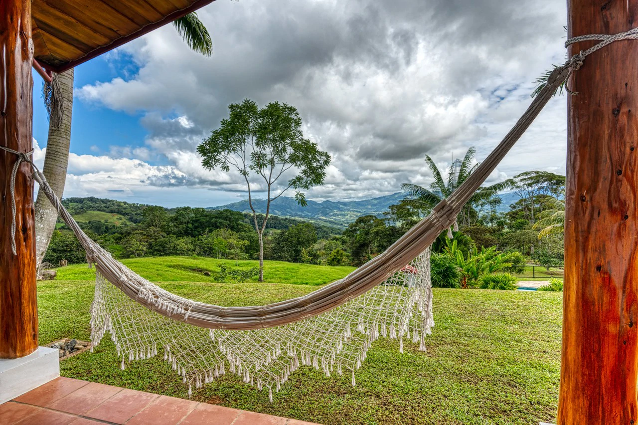 5 Bedroom Mountain Retreat Minutes from the Beach Platanillo Costa Rica - Gallery image 15