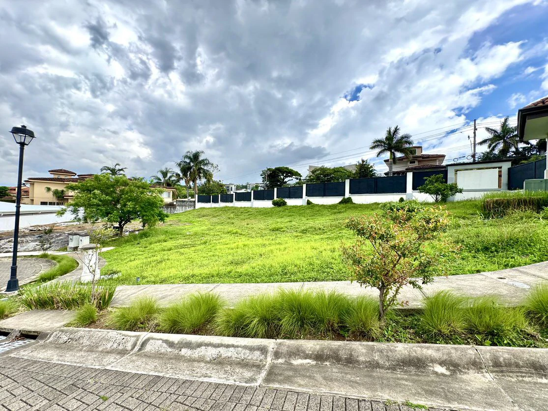 Lote en venta en Guachipelín Escazú: Lot for Sale in Guachipelín, Escazú – 350 m² to Build the Home of Your Dreams
