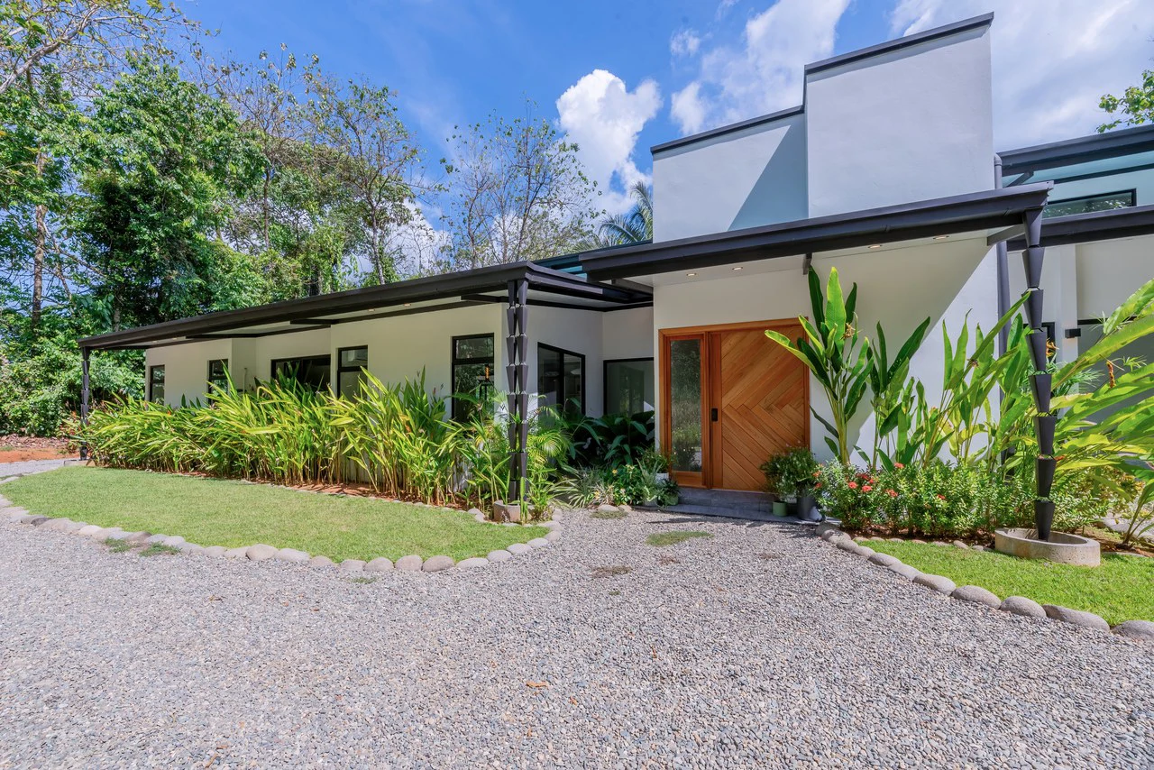 Casa Oropéndula: Modern Jungle Home for Sale Near Dominical, Costa Rica | 3BR, 2.5BA, 3.44 Acres with Creek - Gallery image 49