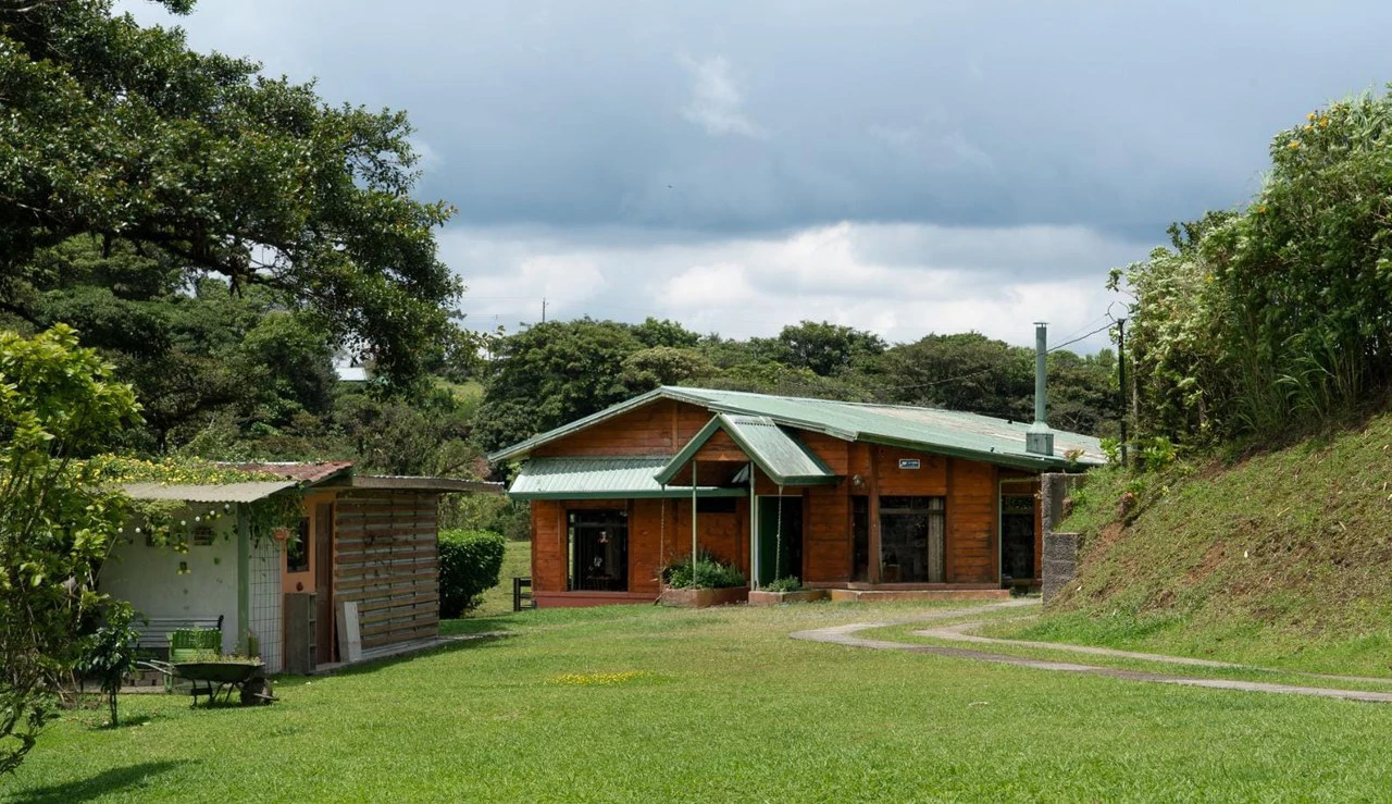 For Sale – Exclusive Property with Panoramic Views and Commercial Potential - Gallery image 7