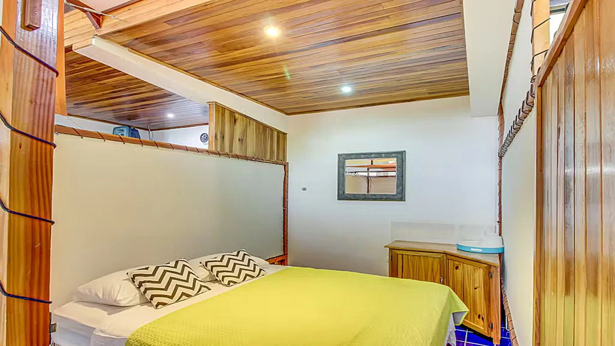 Manuel Antonio Villa: Manuel Antonio Villa with Subdividable Lot or Expansion - Gallery image 16
