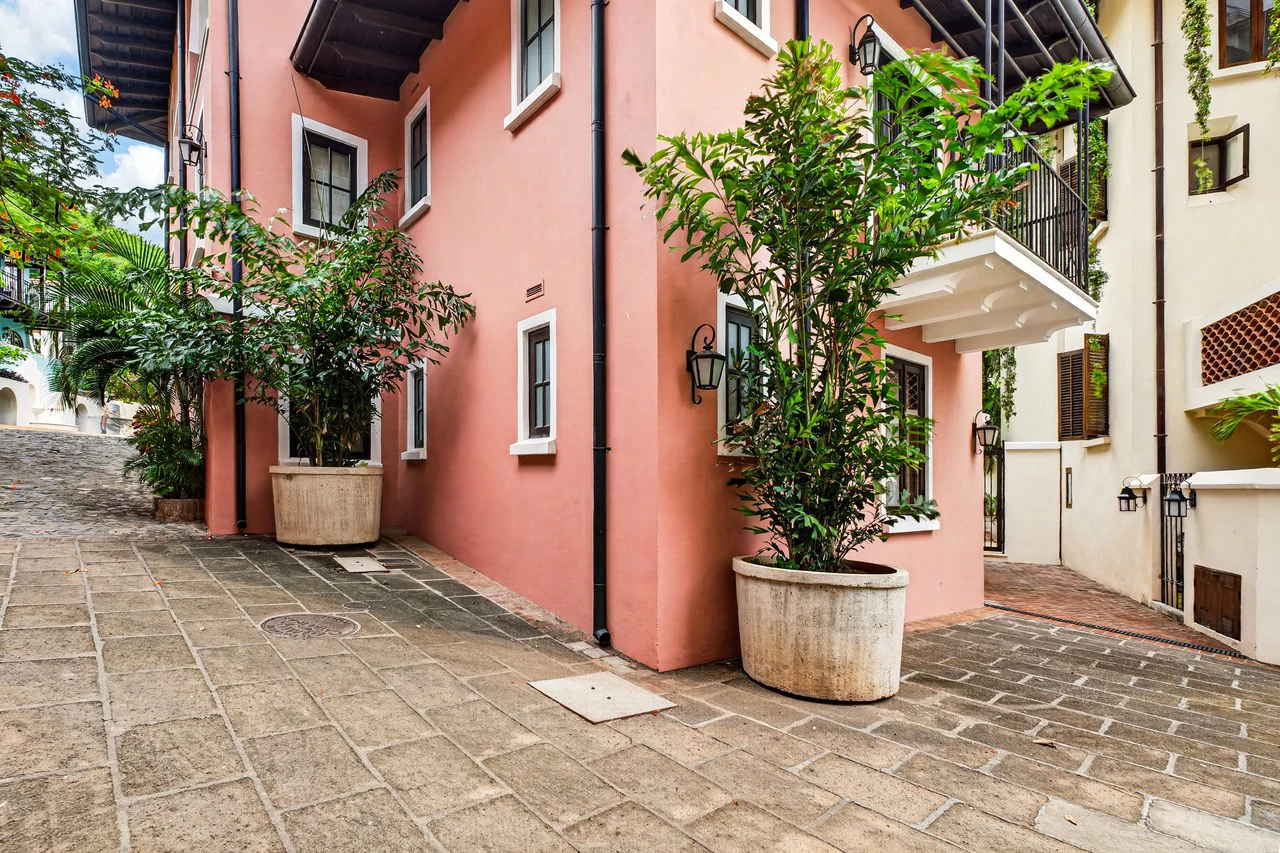 16 Avenida La Antigua: Renovated Turn- Key Living in the Heart of Las Catalinas - Gallery image 29
