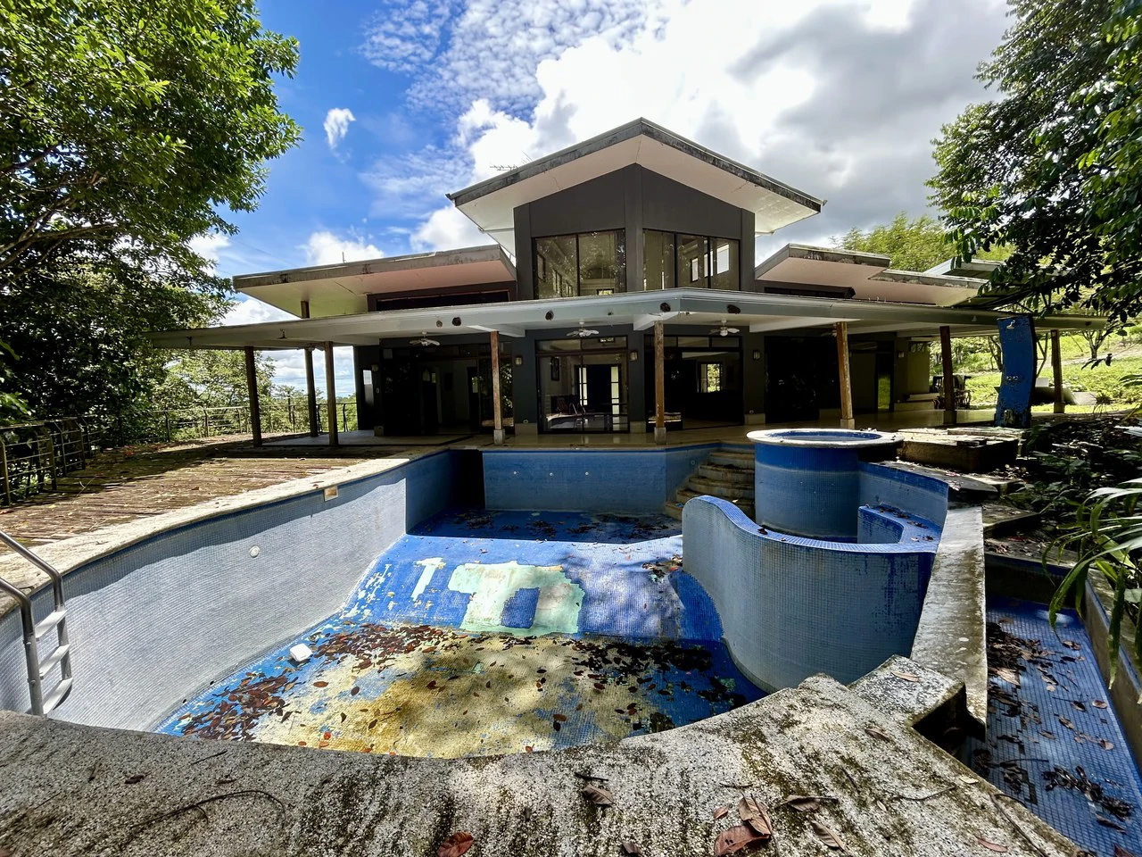 Fixer-Upper Home with an studio Office in Palmar Norte on a 7.58 Acres Property - Gallery image 65