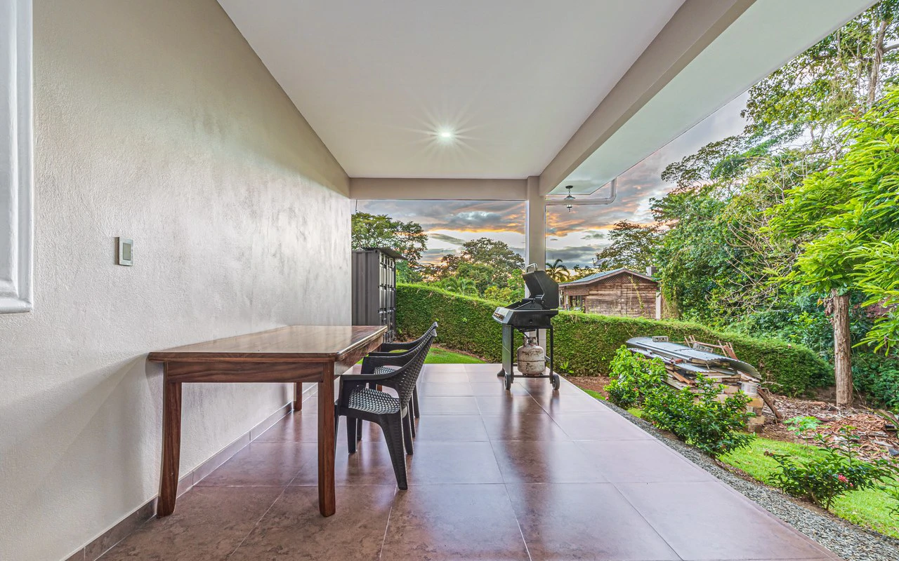 Exceptional 5-Bedroom Residence on Los Laureles Street – Prime Location & Versatile Layout - Gallery image 30