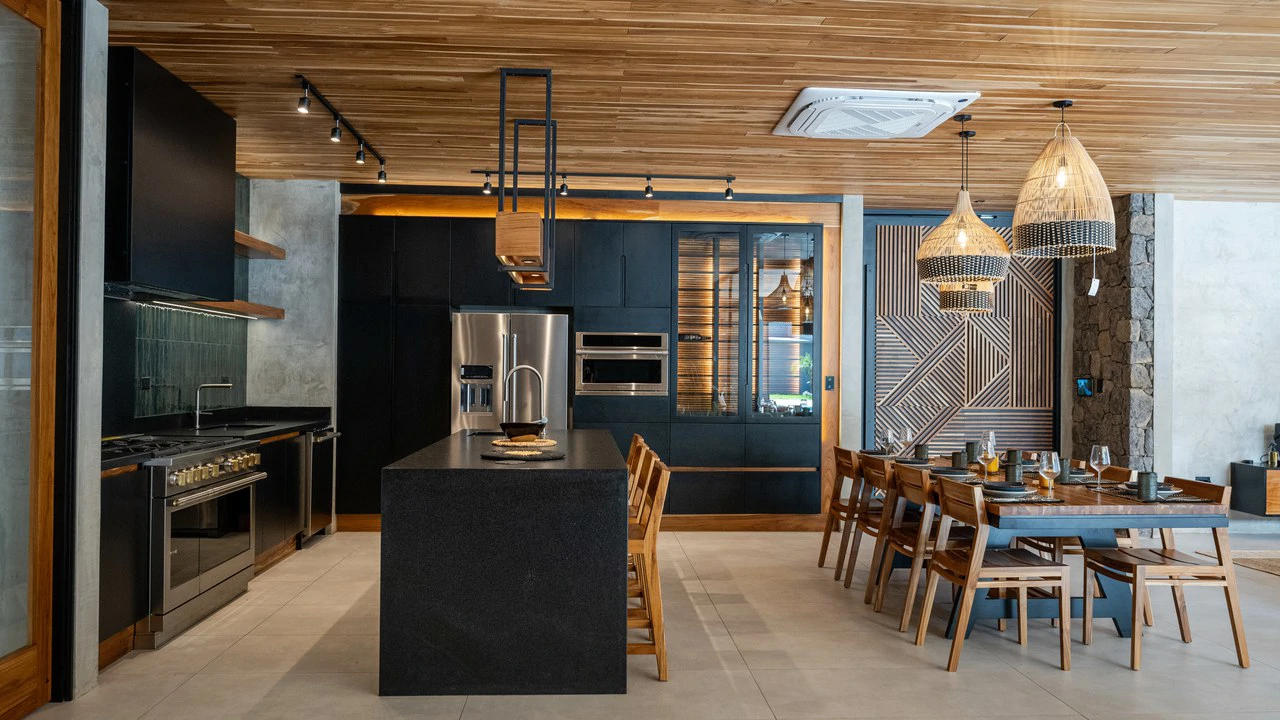 Casa Uchuva: Architectural Harmony of Wood, Stone, and Light - Gallery image 8