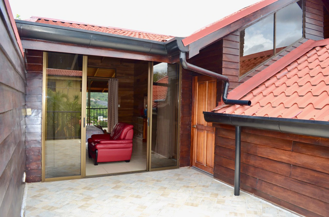 MOUNTAIN PROPERTY WITH VIEW AND 3 HOUSES - Gallery image 43