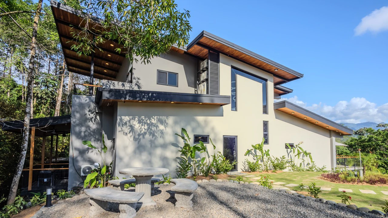 Luxury 3 Bedroom Home with Ocean Views in Downtown Uvita - Gallery image 85
