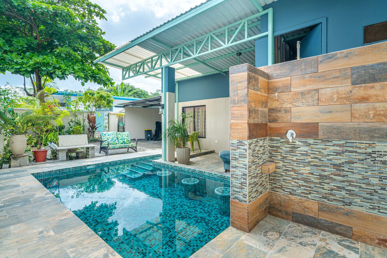 3 Bed Main Home with Two Rental Villas, Walk to Beach in Uvita! Fantastic Location! - Gallery image 15