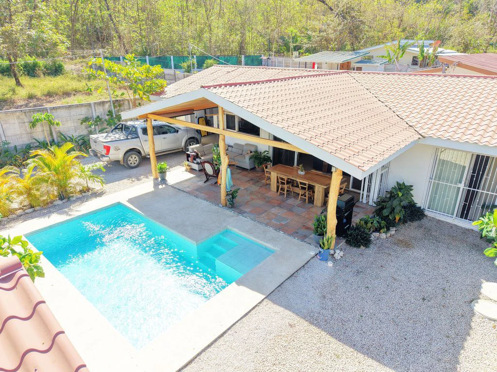 Casa de la Vida Loca: A Pura Vida Lifestyle with Income Potential - Gallery image 4