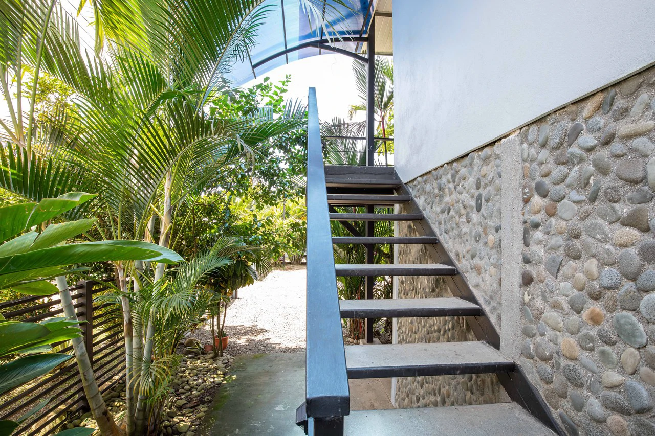 Apartment Hotel with Owners Suite, Fantastic Oportunity for Hostel in Uvita - Gallery image 17