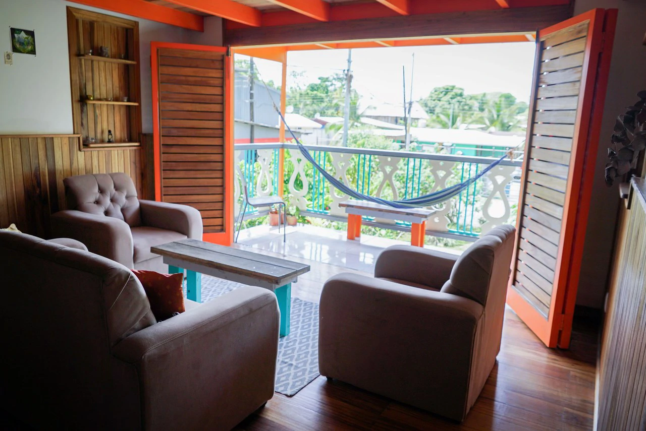 6 Bd/4 Ba:  Income Producing 3 Unit Apartment In Downtown Puerto Viejo - Gallery image 4