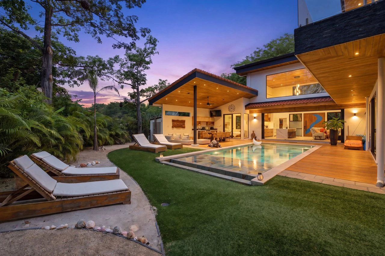 Casa La Ola Perfecta: Luxury 5-Bedroom Home with Pool Near the Beach in Hacienda Pinilla - photo 51