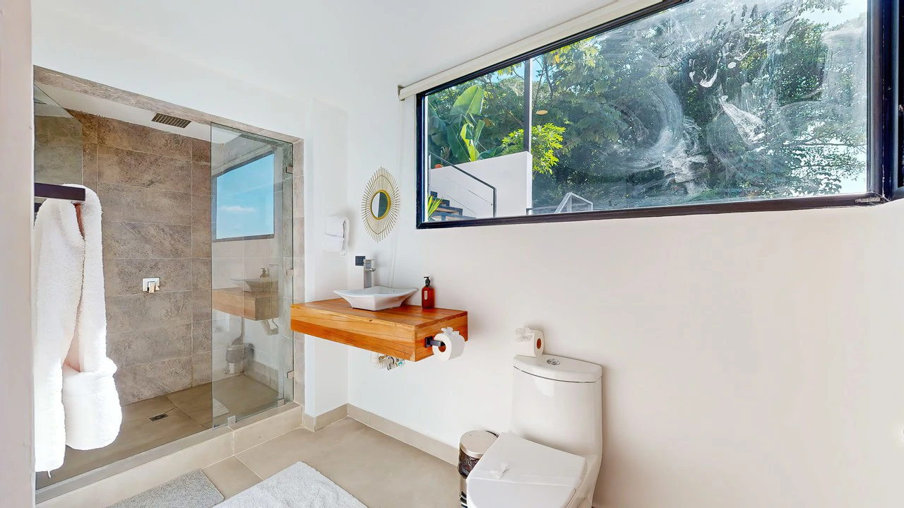 LUXURY PROPERTY WITH STUNNING OCEAN VIEWS IN UVITA, COSTA RICA. A GREAT INVESTMENT!: Mountain House For Sale in Uvita - Gallery image 35