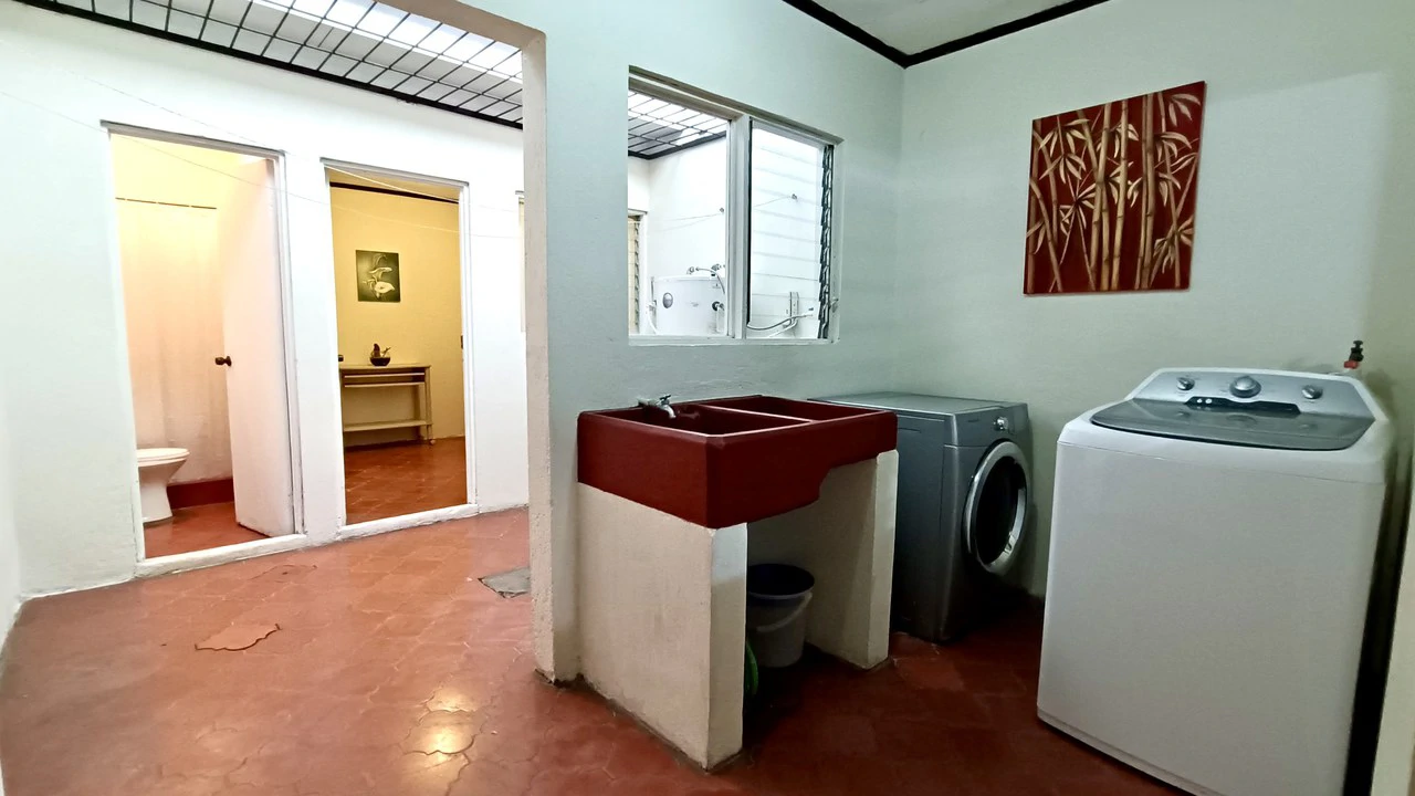 House for sale in residential area un San Jose, Costa Rica. - Gallery image 16