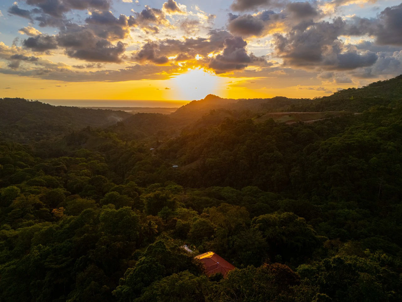 Villa Allamanda: Privacy Galore, Ocean, Jungle and Mountain Views - Gallery image 12