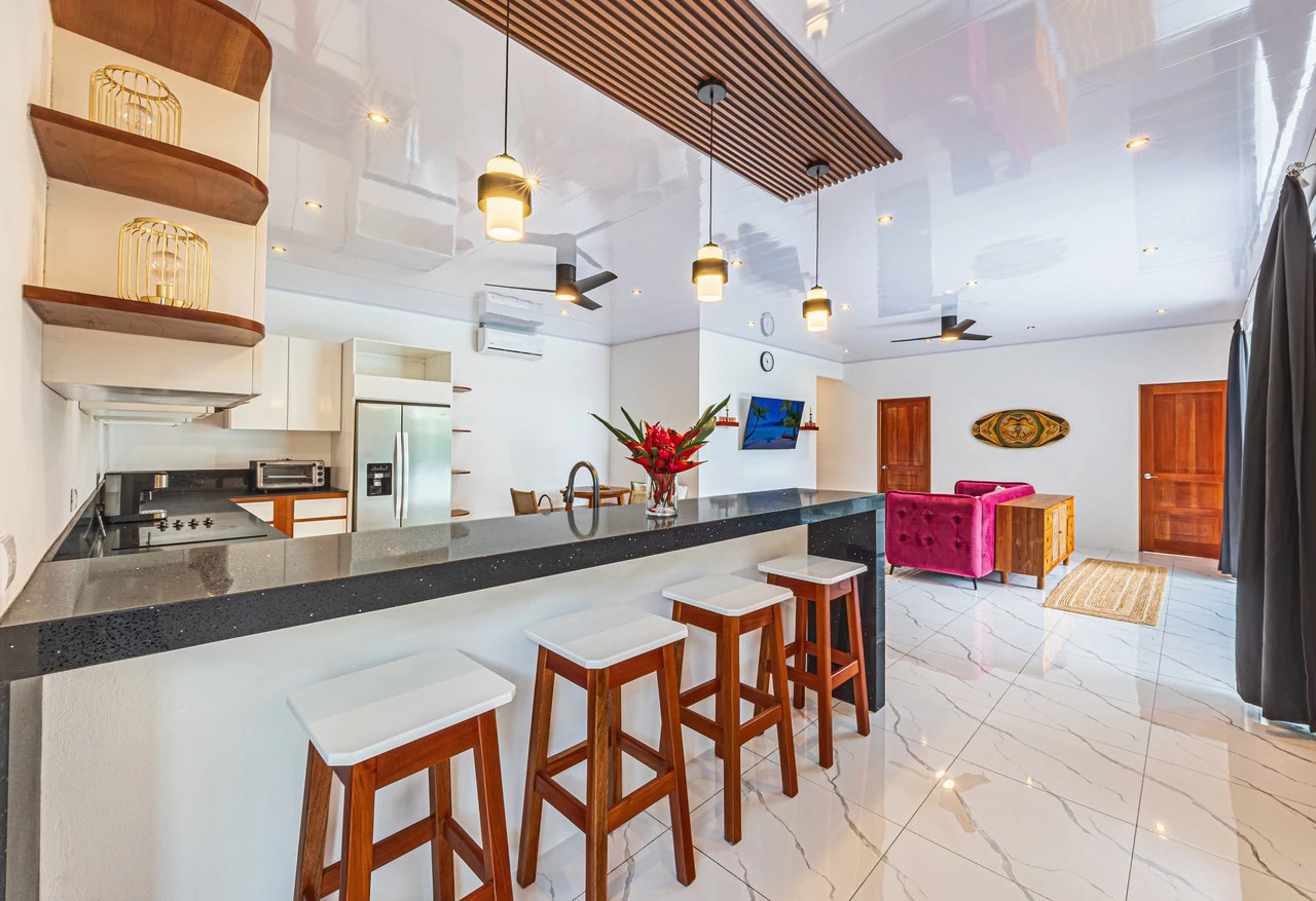 Comfortable 3-Bedroom Pool Home Near Beaches, Parks, and Restaurants - Gallery image 5