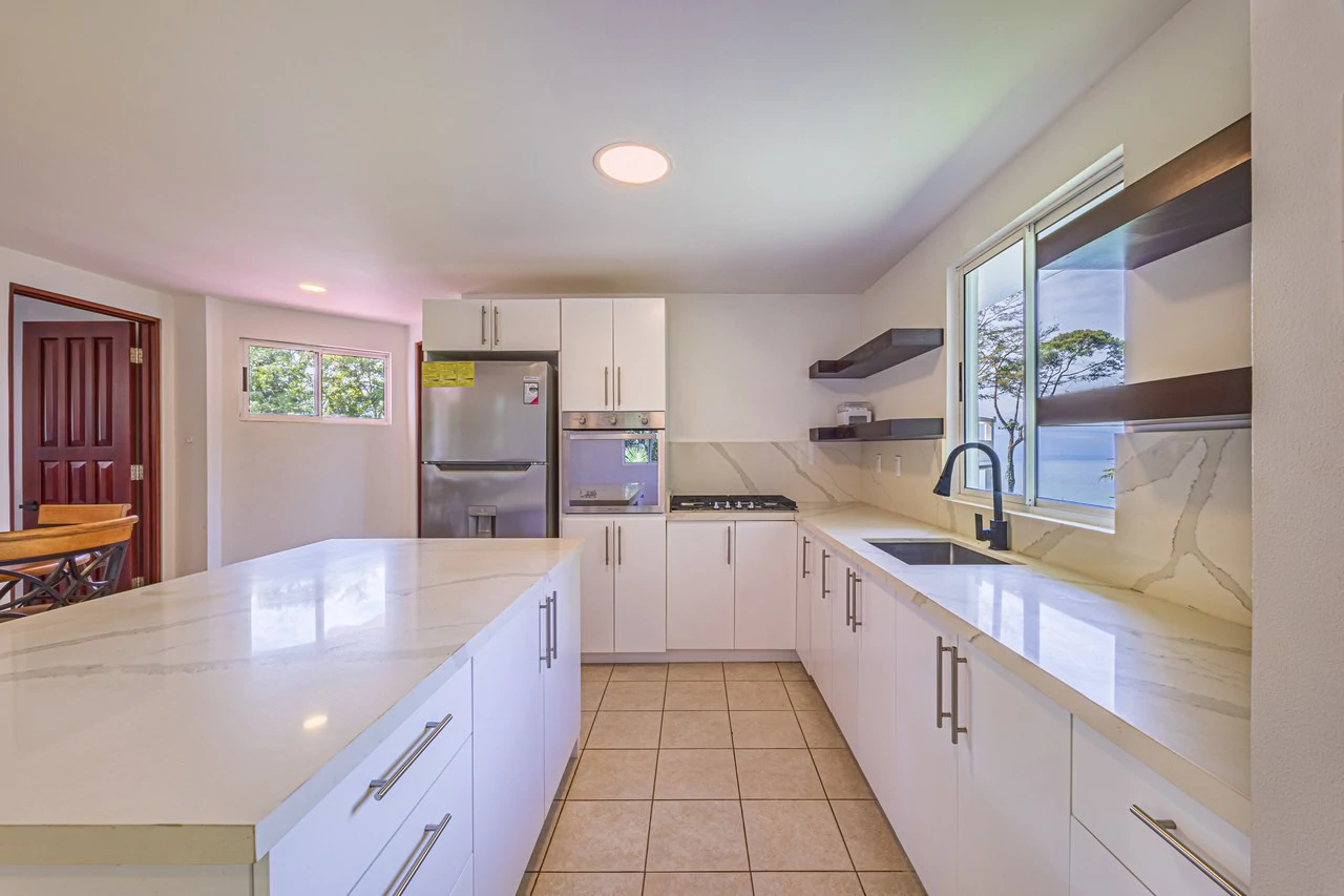 17 ACRES – 5 Bedroom Grand Estate, Guest House, SPECTACULAR VIEWS!!! - Gallery image 19