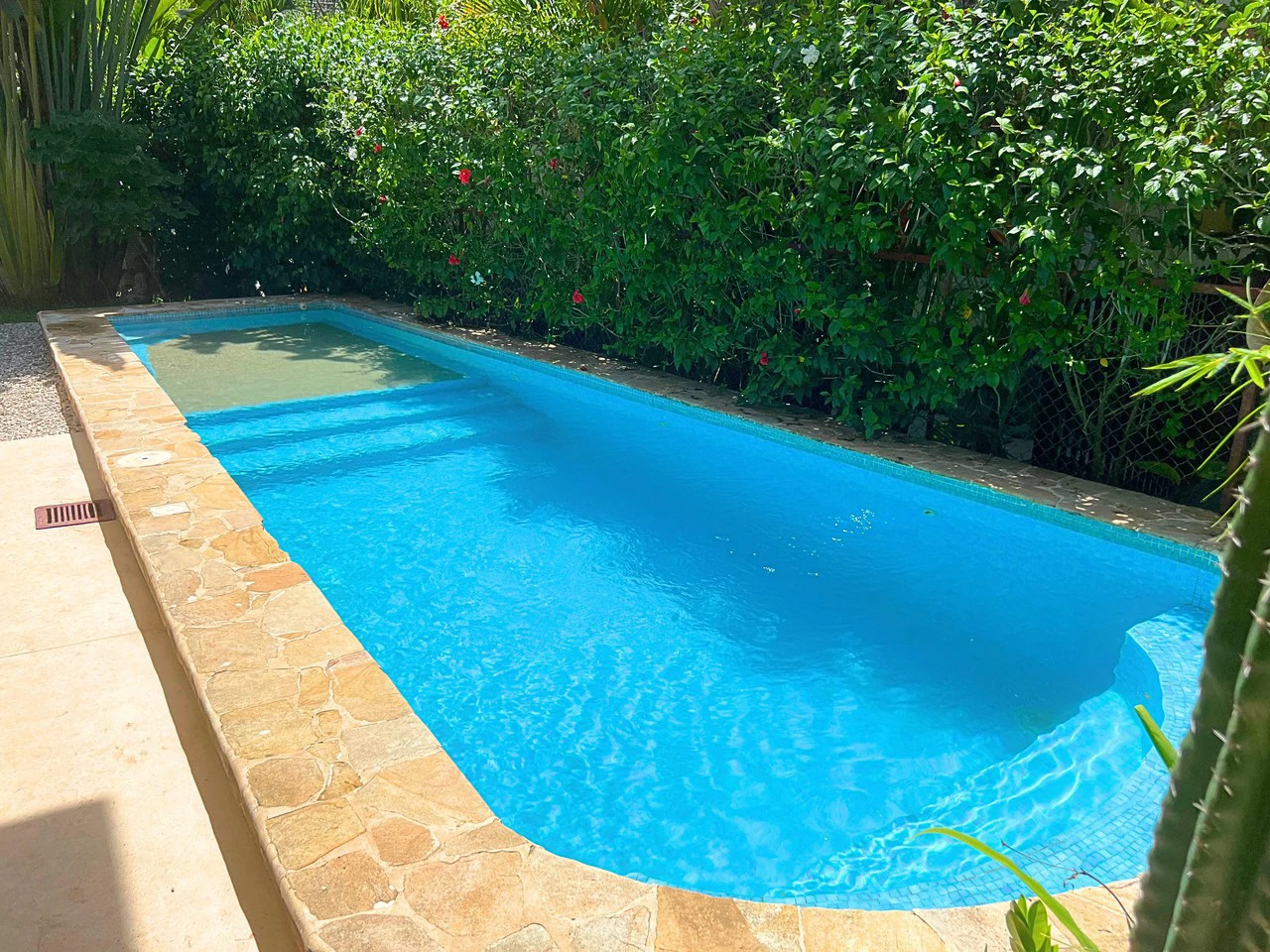 Santa Teresa 2 Bedroom House + 6 Rental Apartments: A Multi Unit Vacation Rental with Pool & Steps from the beach - Gallery image 15