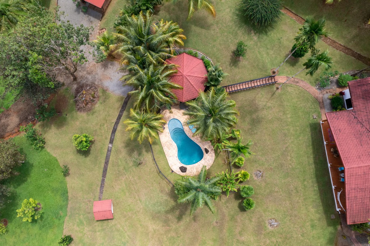 5 Bedroom Mountain Retreat Minutes from the Beach Platanillo Costa Rica - Gallery image 29