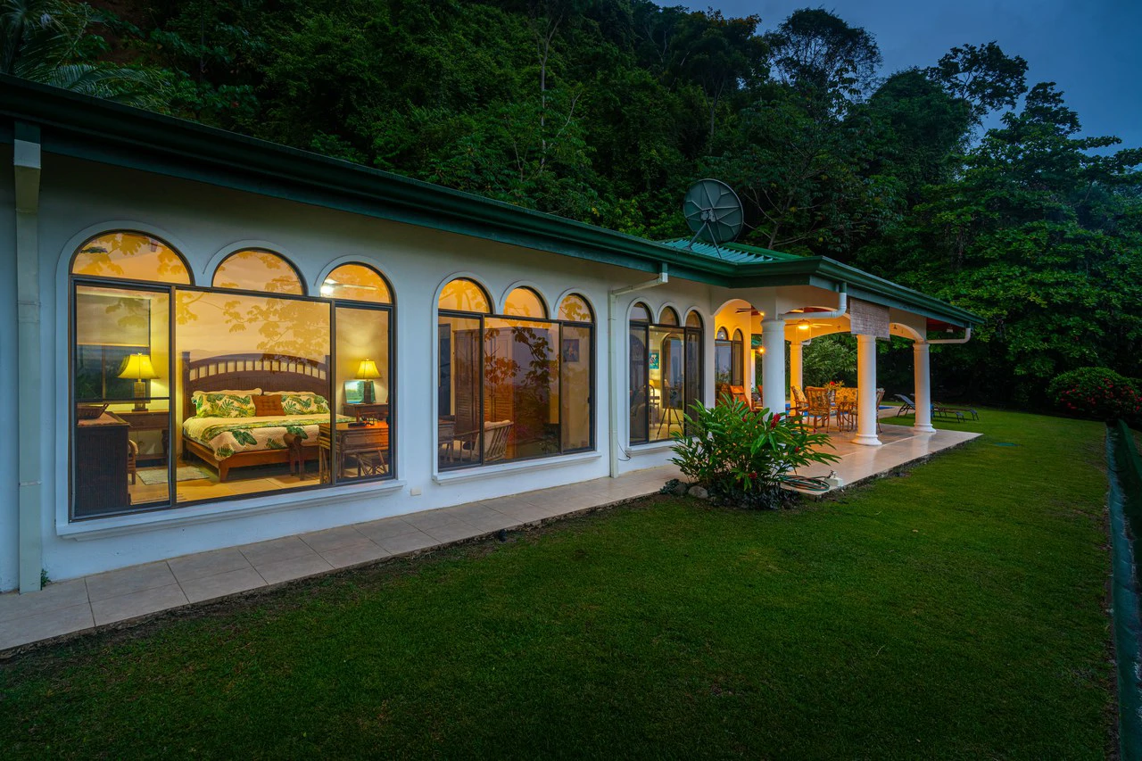 Casa Mono Titi: Front Ridge Ocean View  – Tres Rios, Costa Rica - Gallery image 41