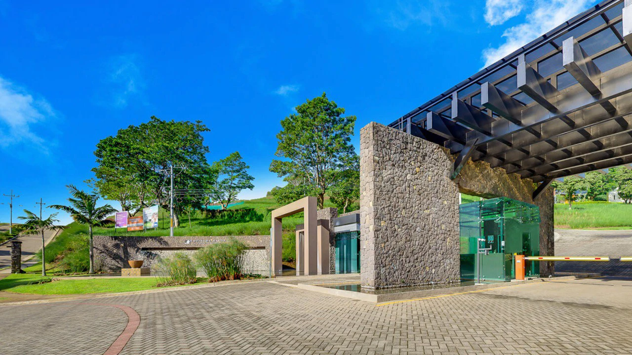 Home Construction Site For Sale in Naranjo