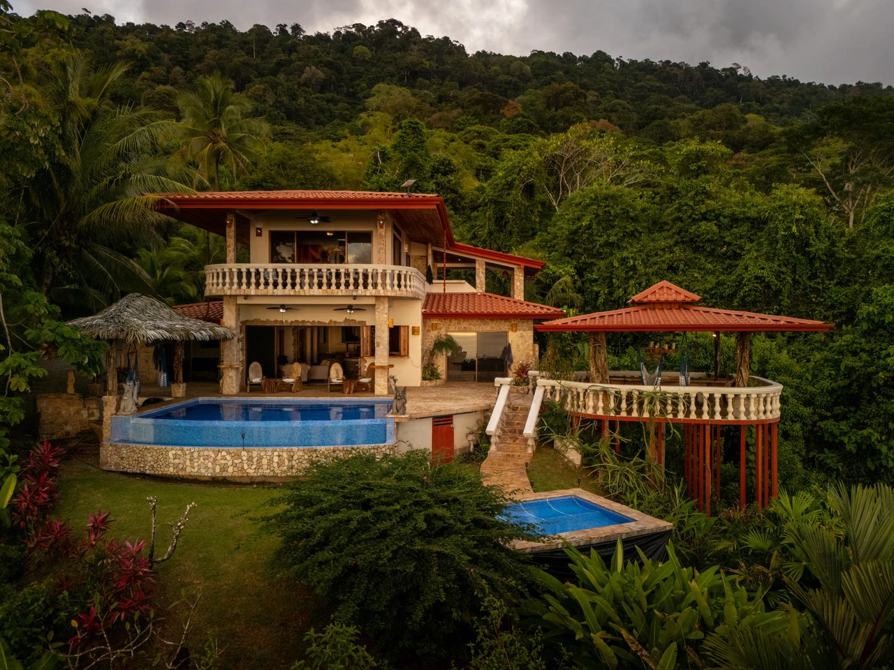 Mountain House For Sale in Escaleras - Gallery image 23
