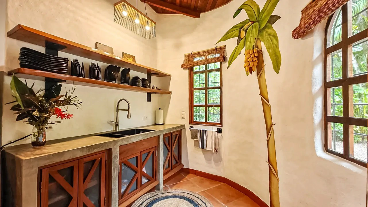 ID 956: Turnkey Entertainment Home with Pool on Titled 1,443m² Lot in Playa Chiquita - Gallery image 23