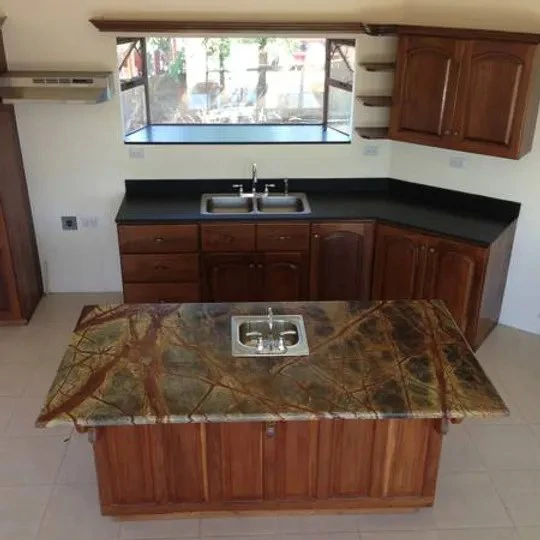 Retire With Peace of Mind: Luxury Home in Gated Community - Gallery image 7