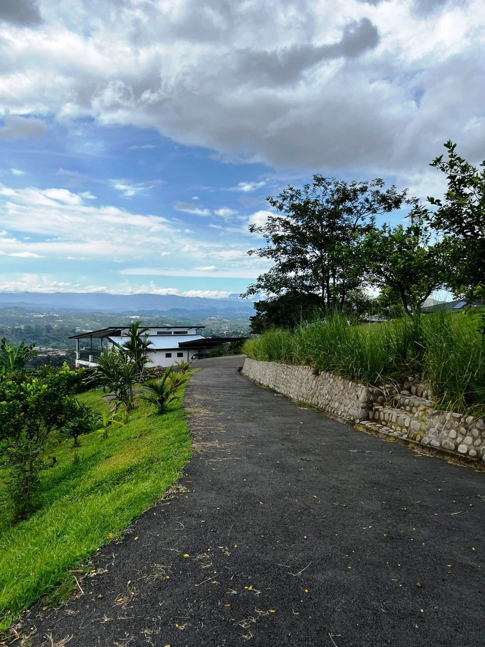 Hillside Wonder...: Premium City View Homesite Ready to build! - Gallery image 8