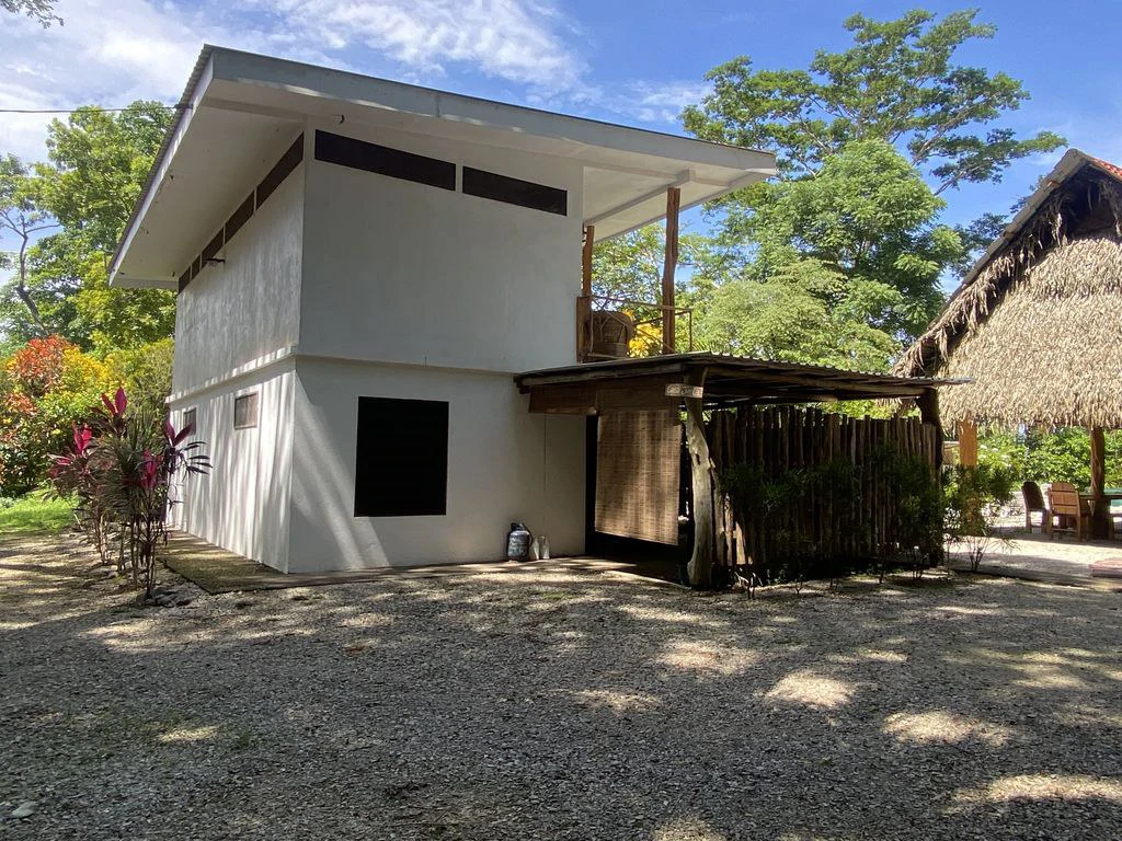 Holistic Yoga Retreat: Relaxation, Peace, Balance and Tranquility, Yoga Retreat with 4 Bungalows and 3 Apartments Elevated upon 1.25+ Acres - Gallery image 6