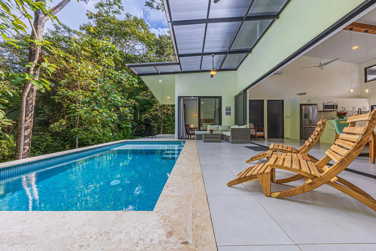 Casa Ballena: Pearl with Extra building site!