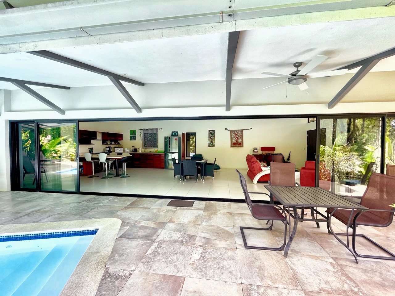 2.24 ACRES – 7 Bedrooms Ocean View Boutique Hotel With Two Pools, 5 Minutes to Uvita, Multiple Rental Options!! - Gallery image 23