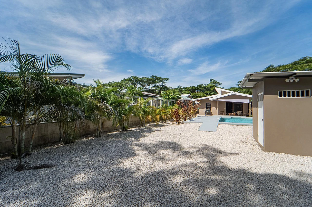 Casa León: Charming 3BR Home w Pool in Town - photo 22