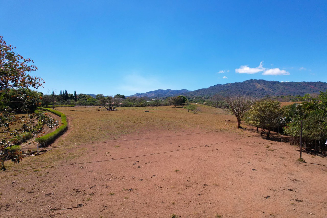 Exceptional Property for Sale Ideal for Investment in Atenas - Gallery image 2