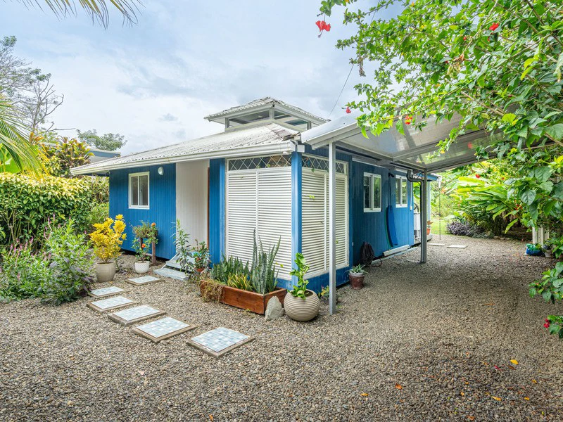 Uvita Beach Bungalow Walking Distance to the National Park