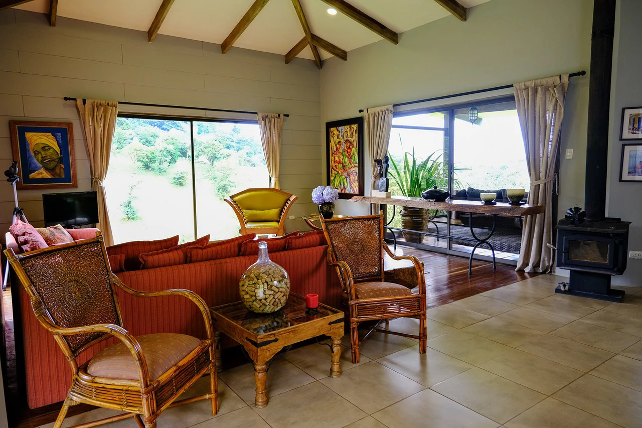 Hidden Paradise in Monteverde. Sierra Verde SV0125: 5 Hectares with Spectacular Views, a Beautiful and Cozy Main House and Caretaker’s Home Just 10 Minutes from Monteverde - Gallery image 31