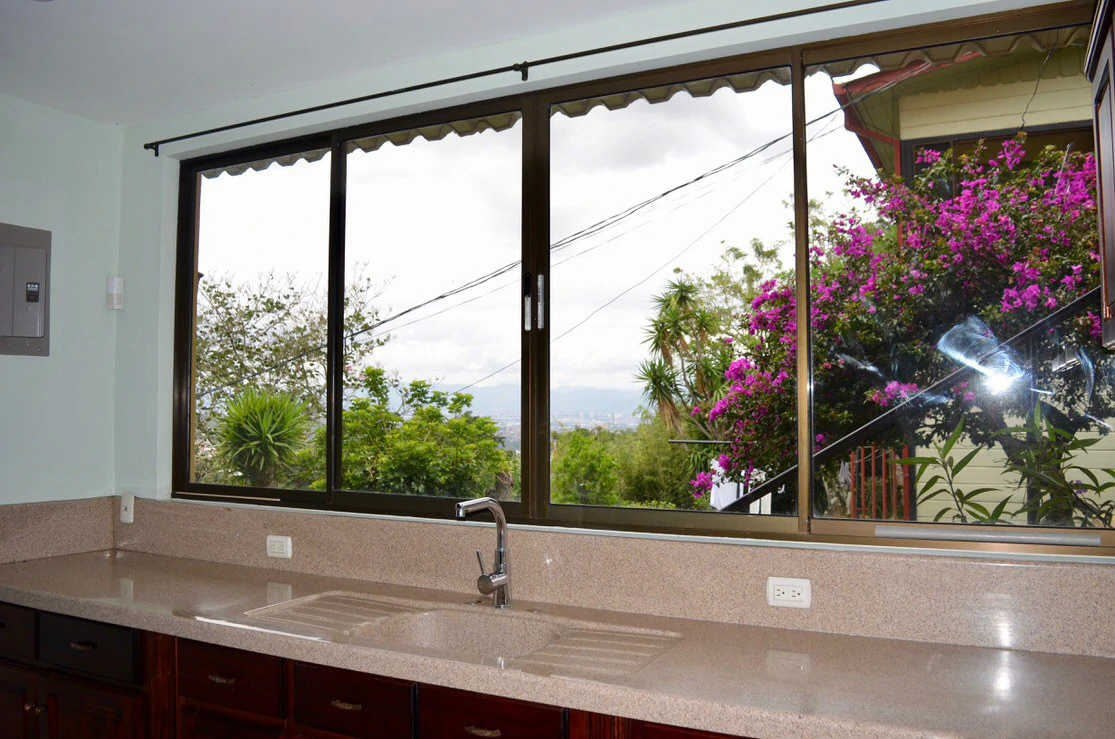 MOUNTAIN PROPERTY WITH VIEW AND 3 HOUSES - Gallery image 51
