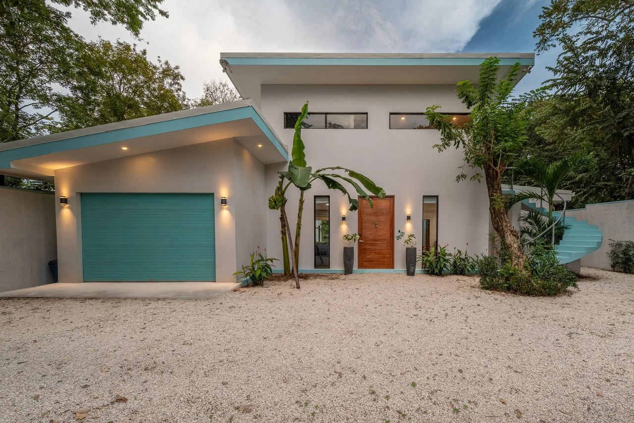 Casa Loto Azul: Exceptional Residence in Palm Beach Estates — Walk to Beach & Dining - Gallery image 3