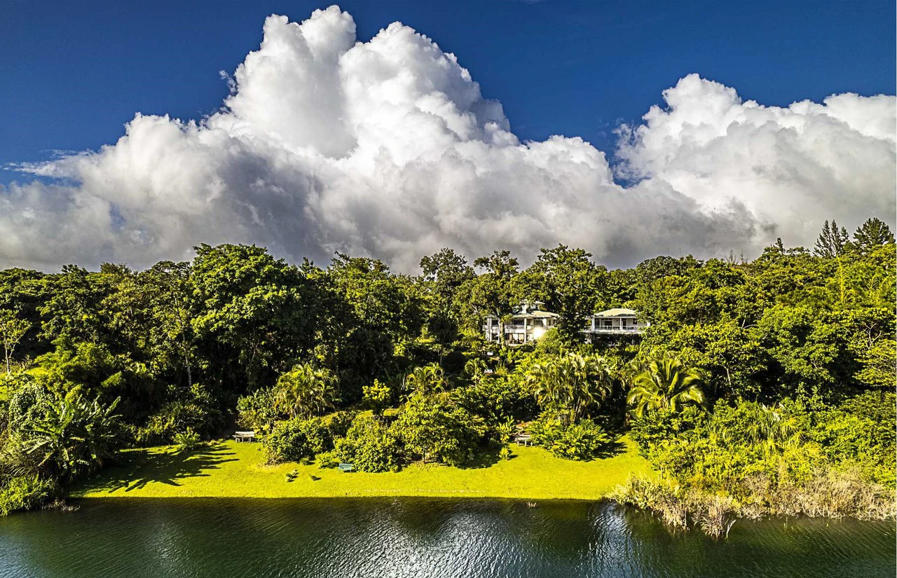 Villa Corazon: Unique LAKE FRONT property, 2 Villas and Tiny house on 5 acres with lake access. - Gallery image 4