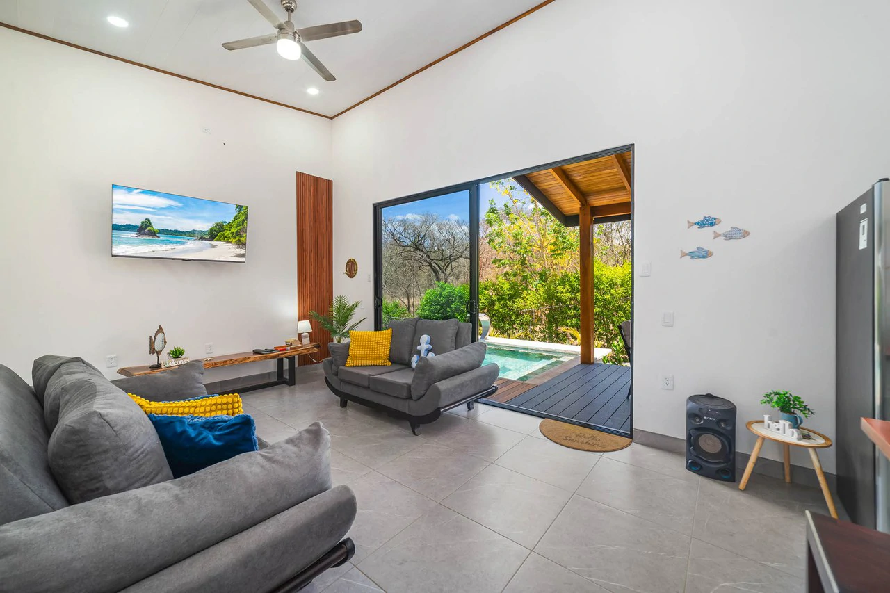 Villa Nanku: Tropical Playa Negra Home with Guest House & Pool - Gallery image 24