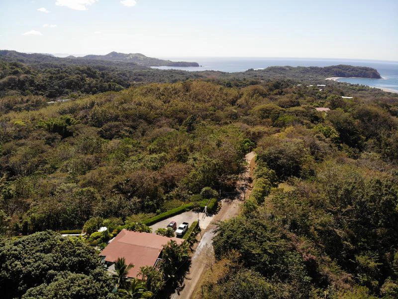 Casa Bella Montana: Charming Mountain View Home - a Slice of Paradise with Spectacular Mountain Views, New Custom Salt Water Designer Pool, and Detached 2 Car Garage with Workshop - Gallery image 5