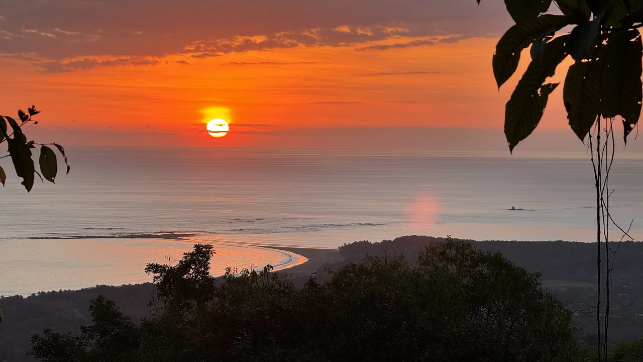 Front-Row Ocean View Lot in the Exclusive Mountains of La Unión