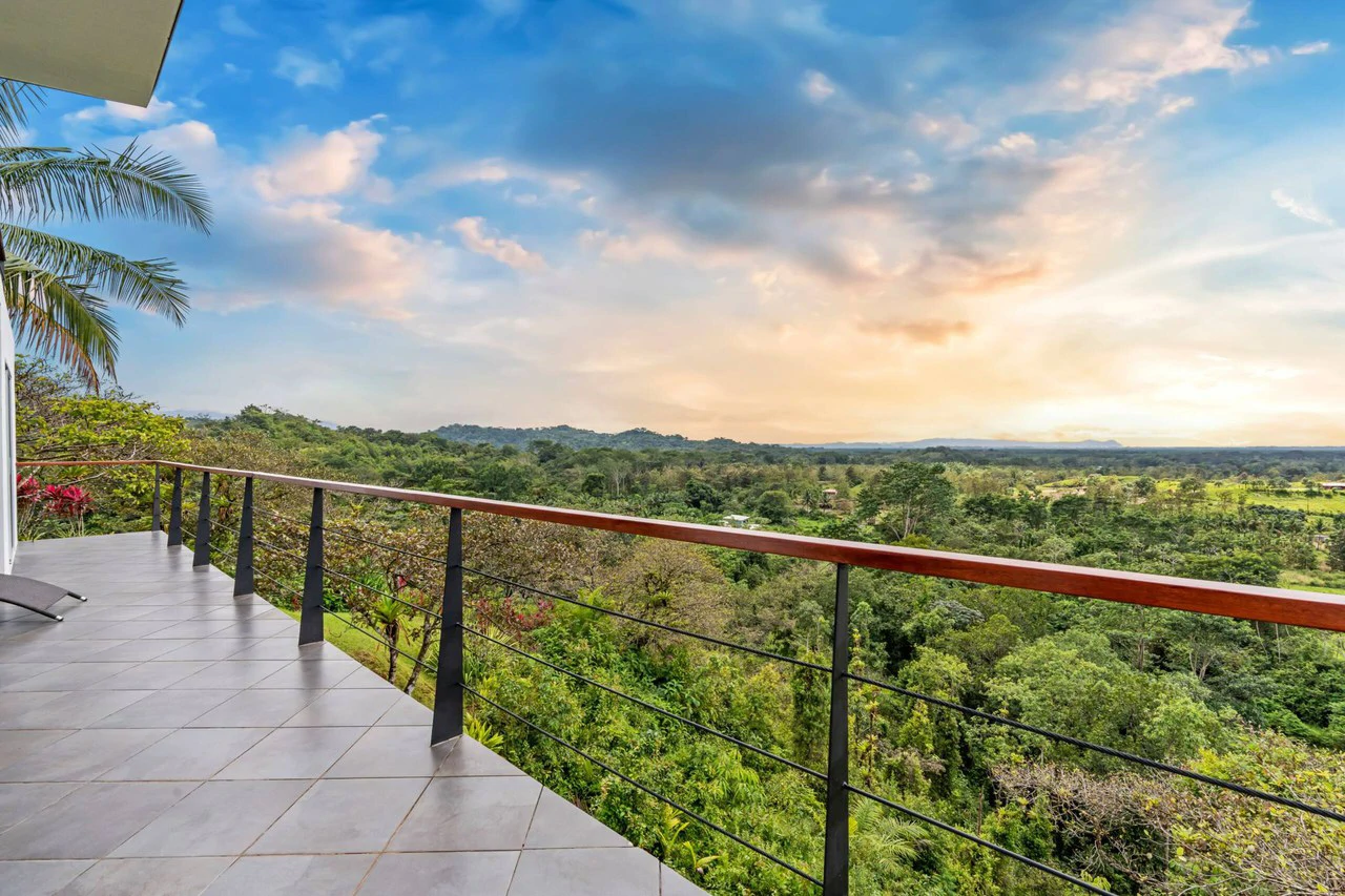 Casa Sol: Exceptionally Private Home with Panoramic Ocean, Mountain & Sunset Views - Gallery image 26